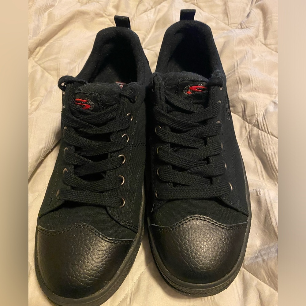 Sketcher black sneakers